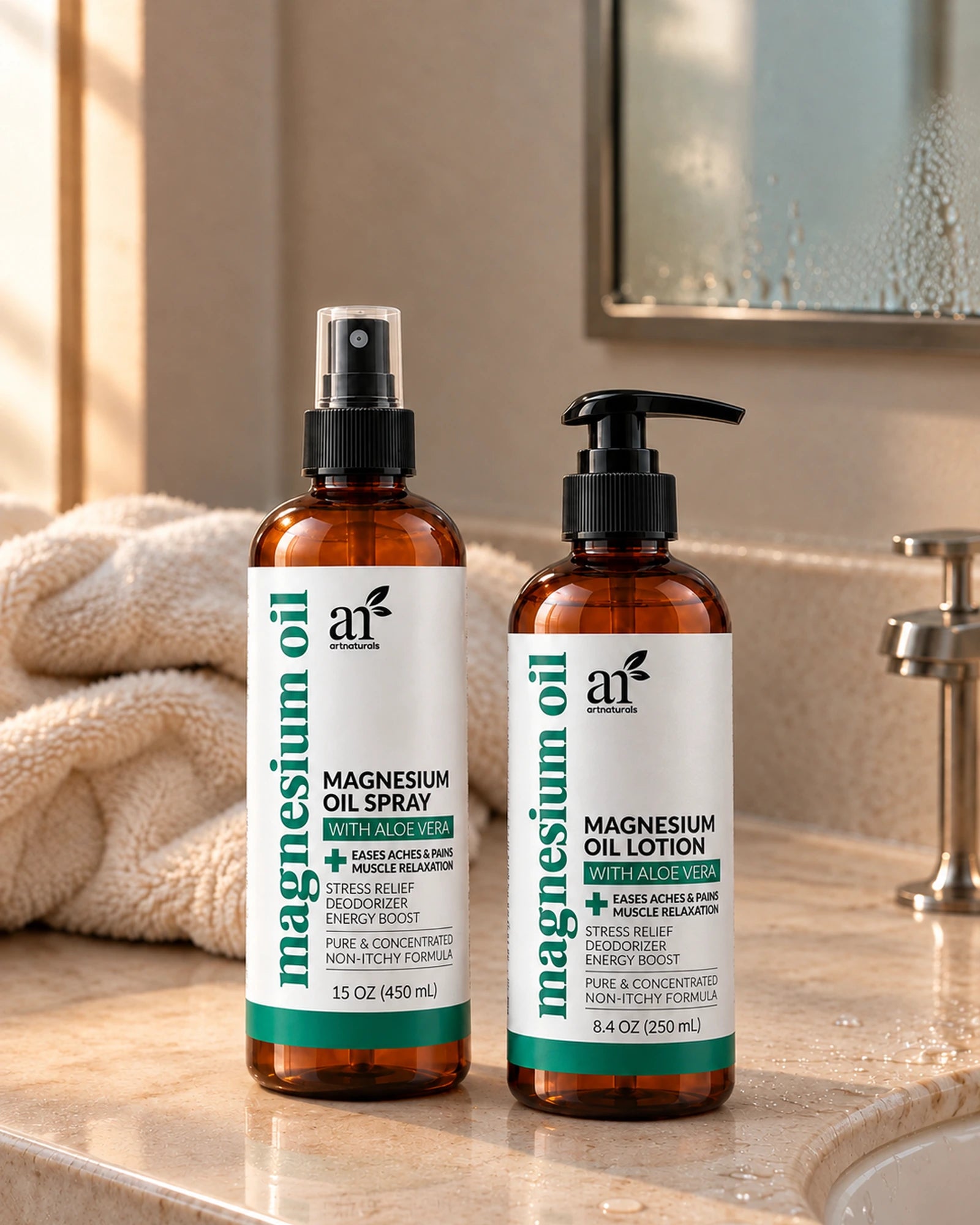 Aceite de magnesio en spray y loción corporal con aloe vera sobre el mesón de un baño con luz natural